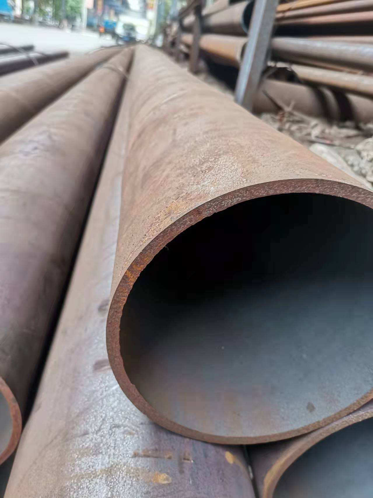 熱軋無縫管在自動(dòng)軋管機(jī)組生產(chǎn) 熱軋無縫管在自動(dòng)軋管機(jī)組生產(chǎn)