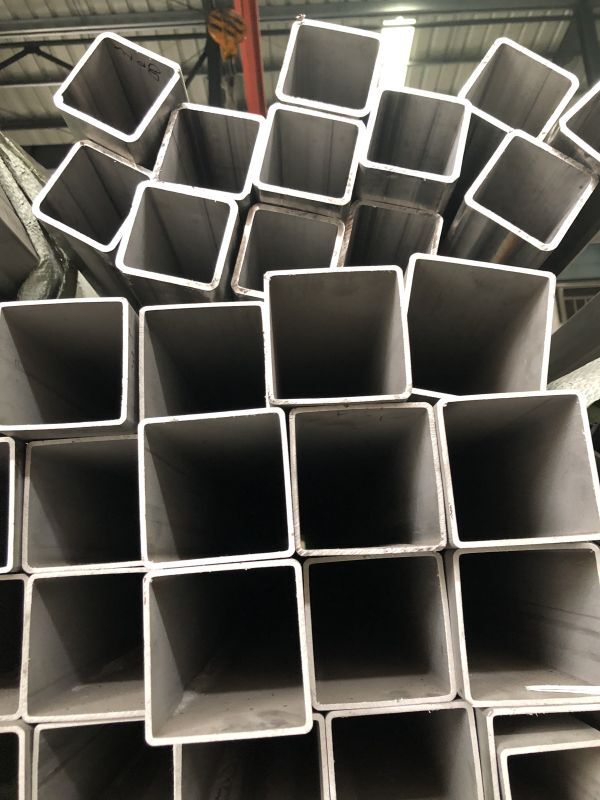 熱鍍鋅方矩管的價(jià)格受到哪些因素影響？