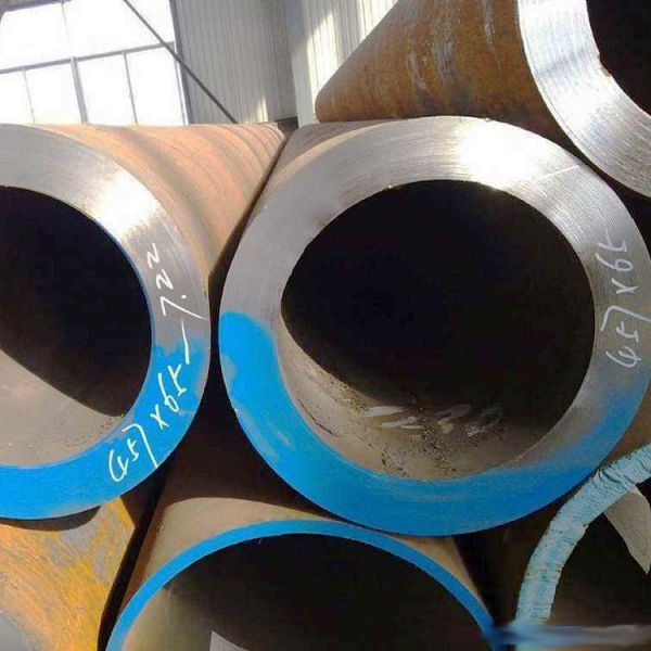 無縫鋼管生產(chǎn)時管坯在低溫段加熱時應(yīng)考慮哪些因素？